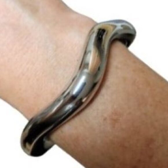 Gift Set 2 Irregular Wave Statement Bracelets/Bangles Plated Gold & Silver NWOT - Picture 6 of 16